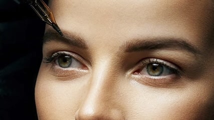 Permanent Make-up Powderbrows im Kosmetikstudio in Kiel